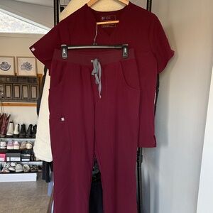Figs Maroon Scrub Set